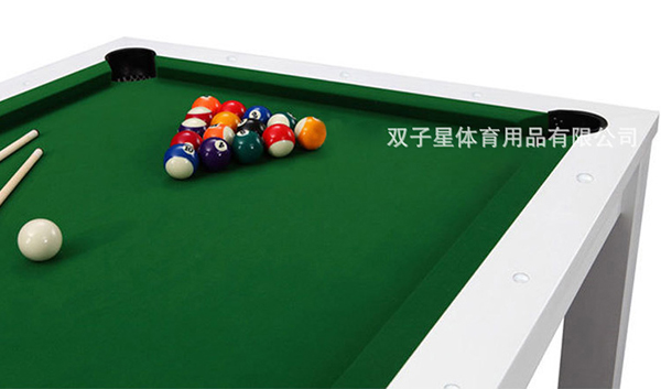 双子星台球桌台尼特写